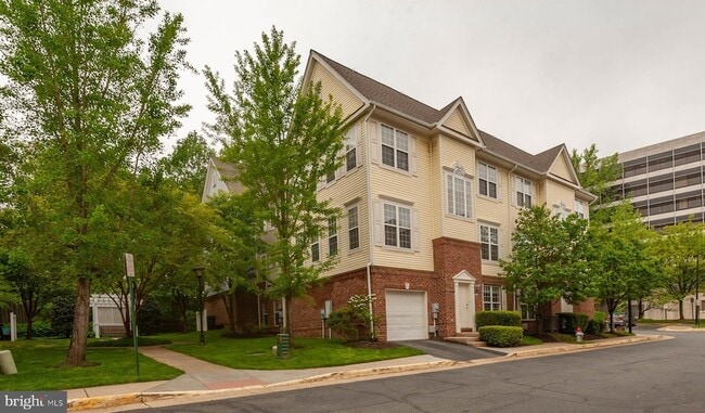 Building Photo - 8067 Nicosh Cir Ln
