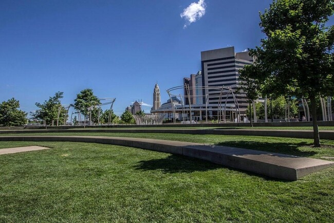 Building Photo - 445 Oakland Park Ave