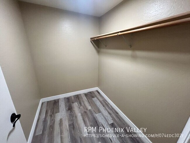 Building Photo - 5777 S Jacaranda Rd