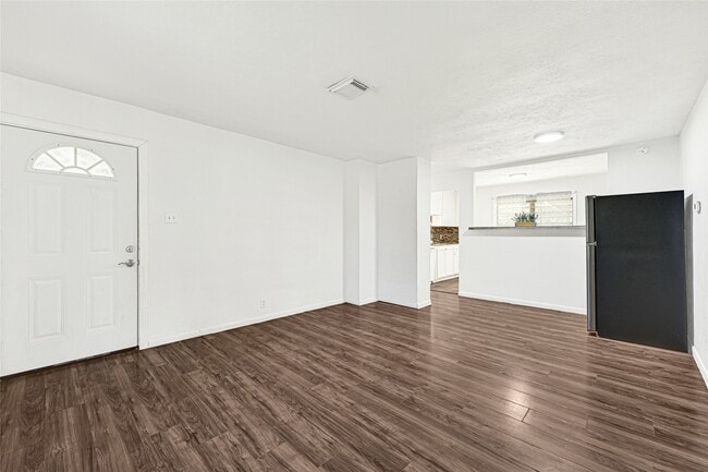 Building Photo - 3626 Yosemite St