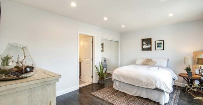 Building Photo - Now Leasing – 812 Merlin | $6,200/Month | ...