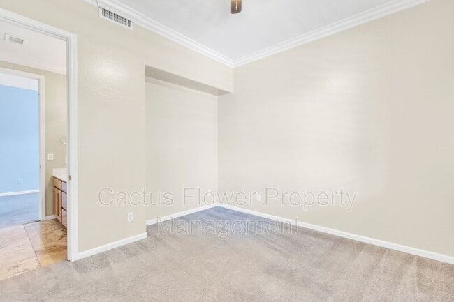 Building Photo - 1811 W Maplewood Pl