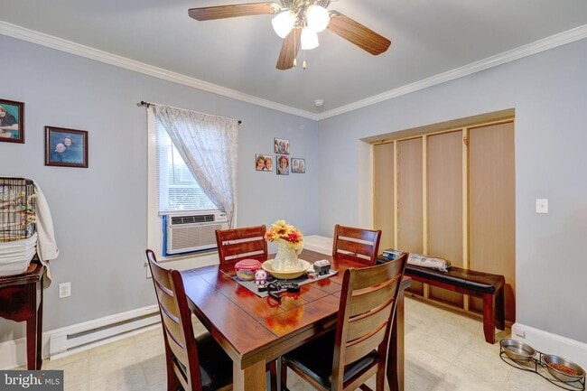 Building Photo - 220 Hazel Ave