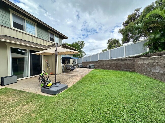 Building Photo - Modern & Custom 3 Bedroom / 2.5 Bathroom H...