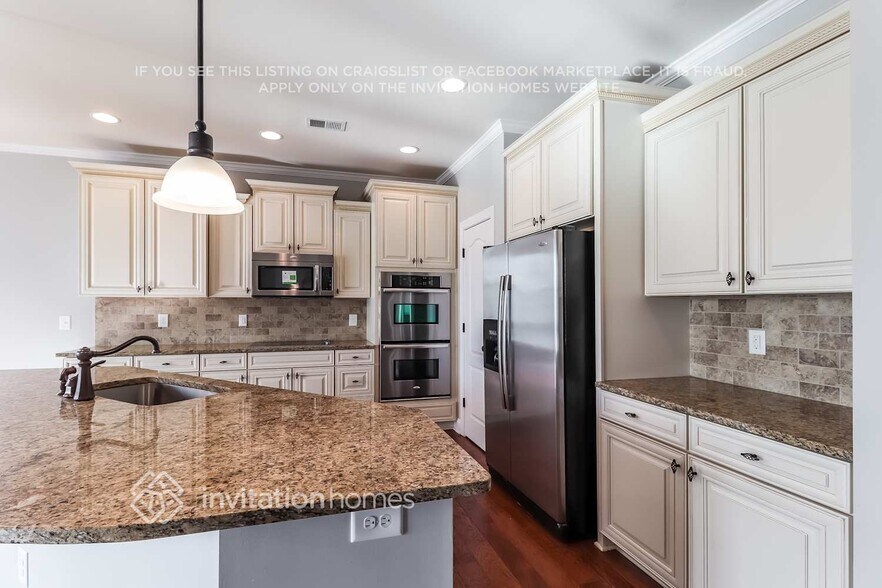 Building Photo - 111 Rainberry Dr