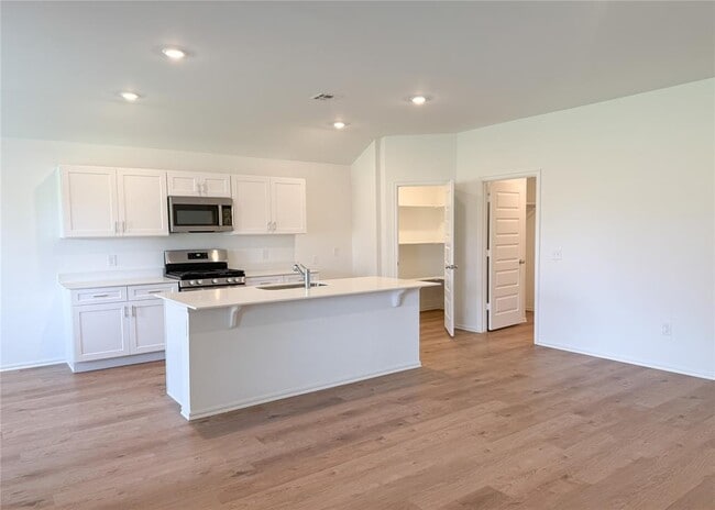 Building Photo - 16309 Harvester Dr