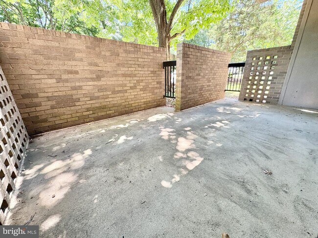 Building Photo - 3713 S George Mason Dr