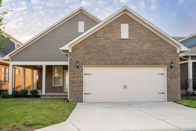 Building Photo - 279 Tanglewood Ln