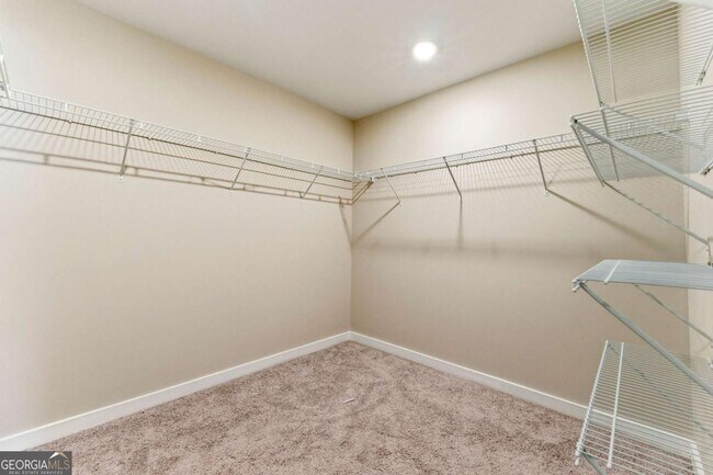 Building Photo - 1905 Westwind St