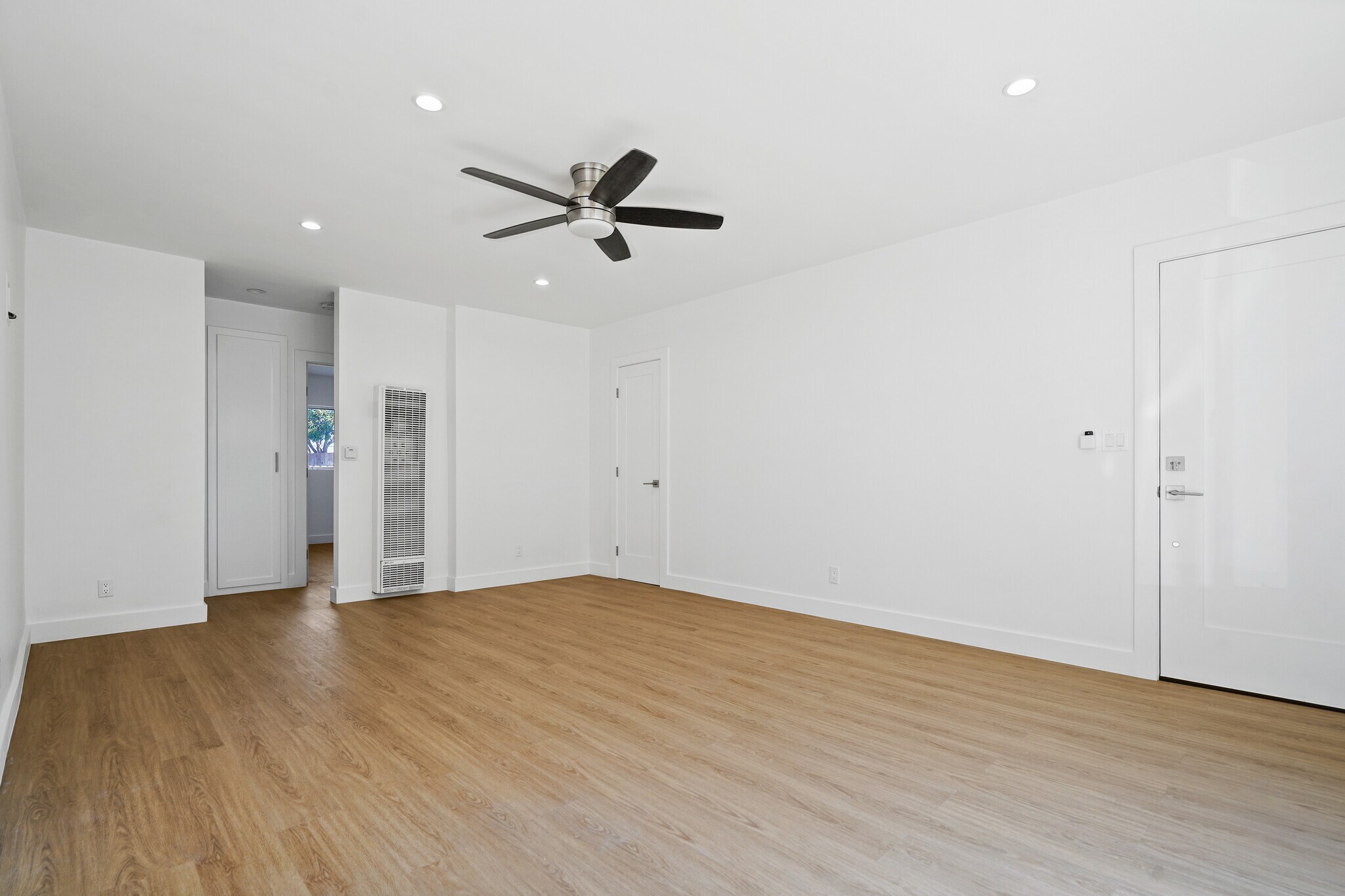 Living Room - 920 Marine St