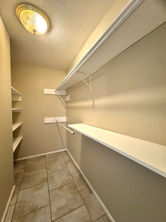 Building Photo - 2300 Nacogdoches Rd