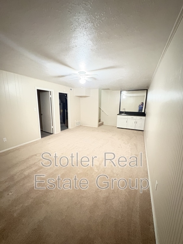 Building Photo - 2622 Custer Pkwy