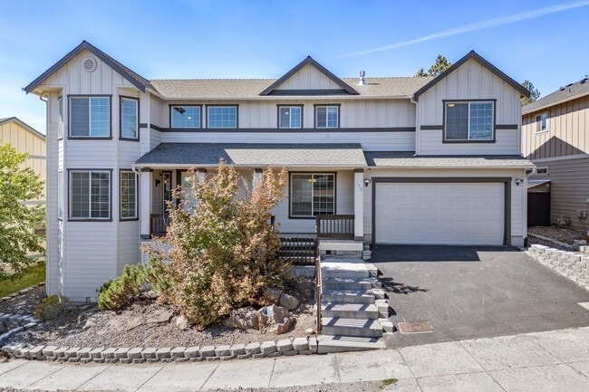 Building Photo - Huge home, recent upgrades!  Like new!