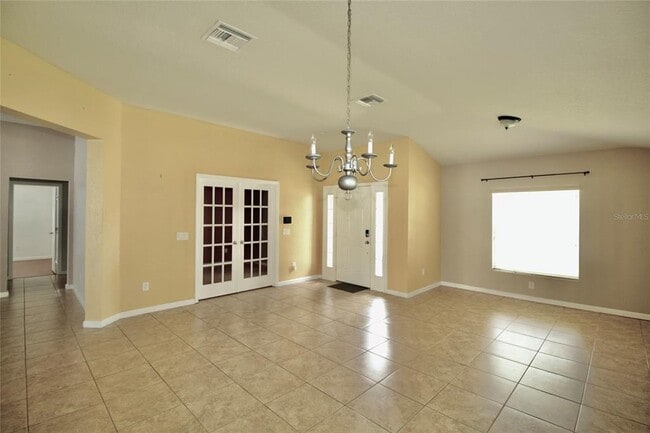 Building Photo - 5739 SW 40th St