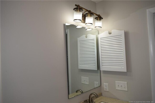Building Photo - 668 Bartons Landing Pl