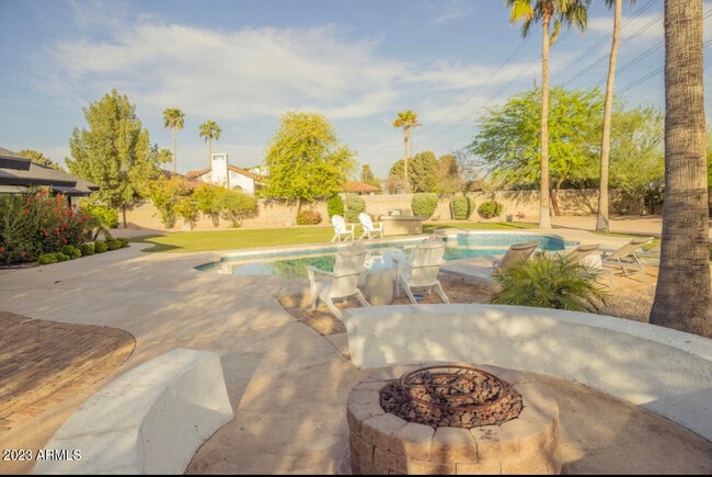 Building Photo - 6427 W Wethersfield Rd