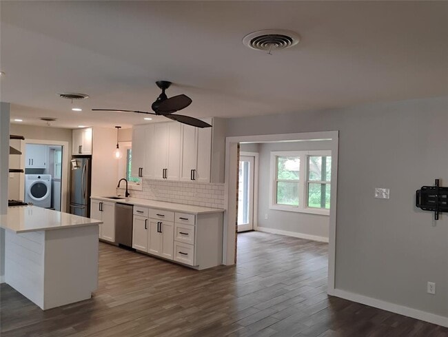 Building Photo - 103 Laurel Ridge