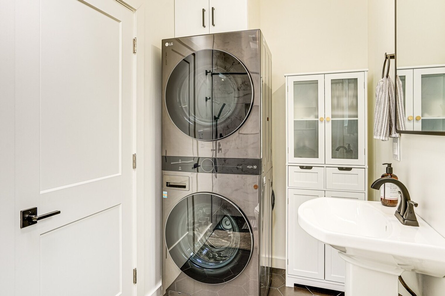 Building Photo - 3381 Pinole Valley Rd