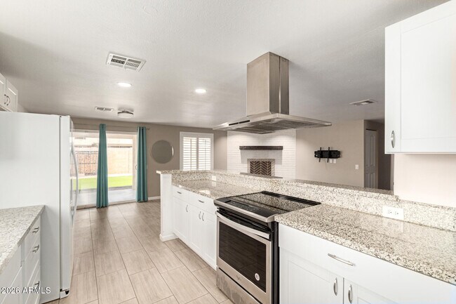 Building Photo - 1512 West Mariposa Dr