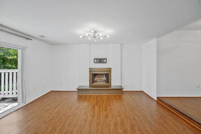 Building Photo - 12883 Cara Dr