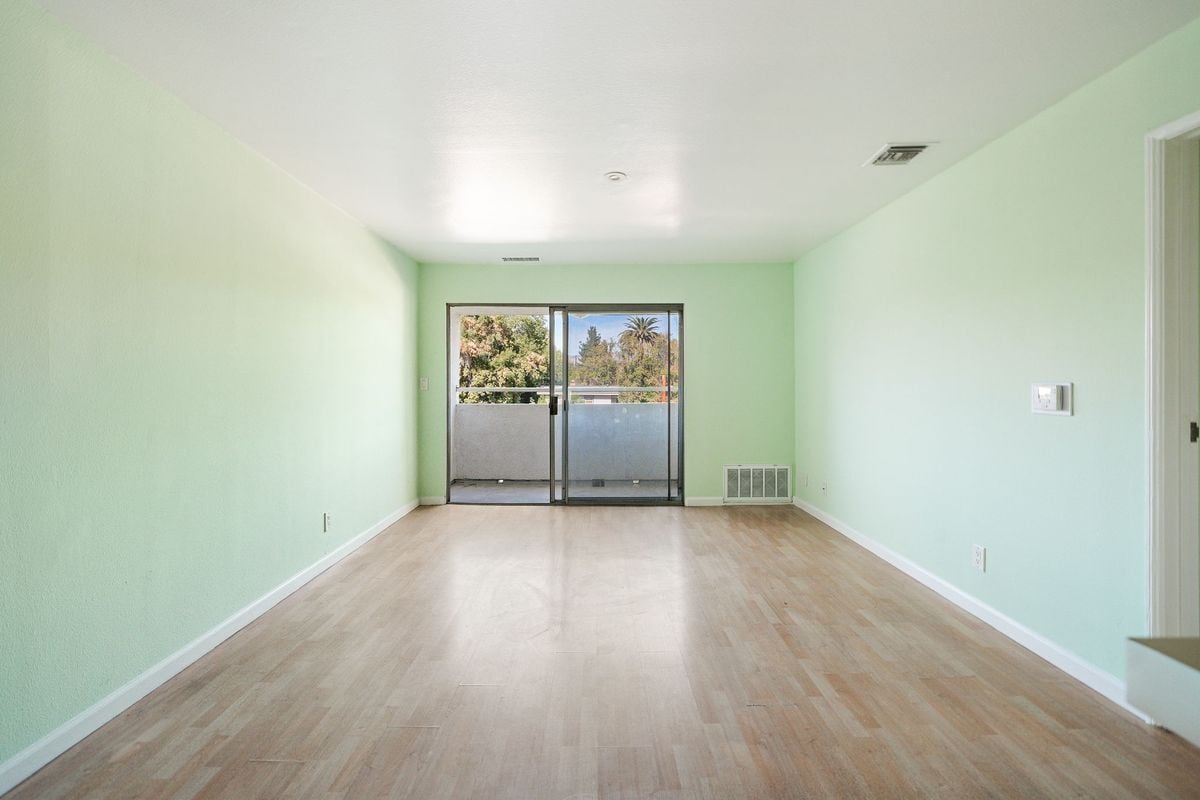 Building Photo - 7254 Vassar Ave