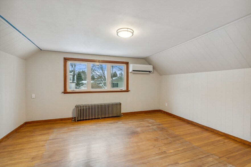 Building Photo - 254 S Main St