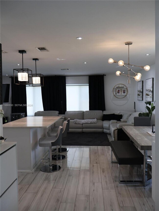 Building Photo - 5505 SW 9th St