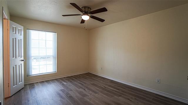 Building Photo - 1221 Cove Dr