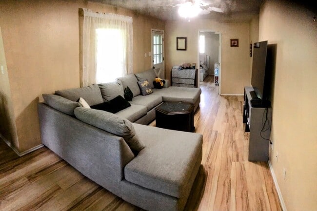 Building Photo - 17902 Strack Farm Rd