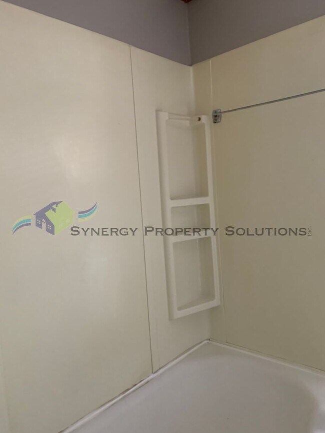 Building Photo - Rental Available!