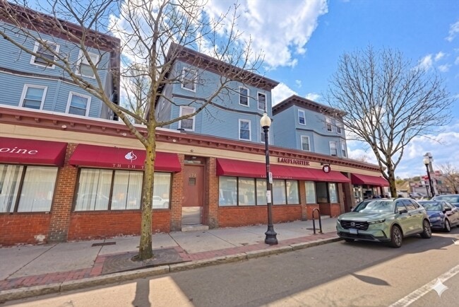 Building Photo - 574 Washington St