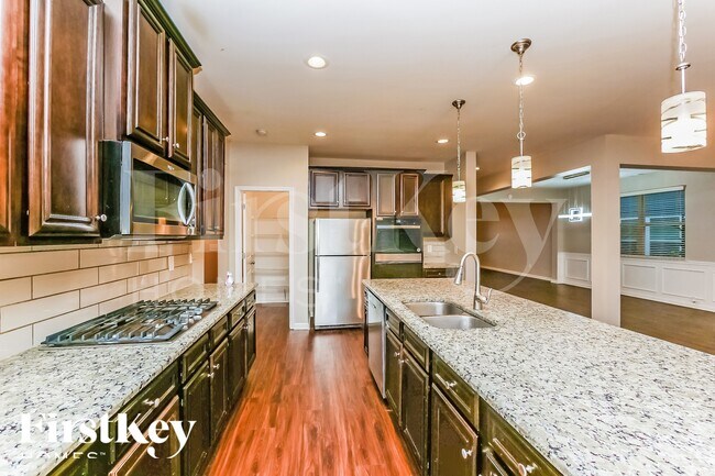 Building Photo - 520 Palm Springs Cir