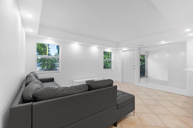 Building Photo - 1439 S Ocean Blvd