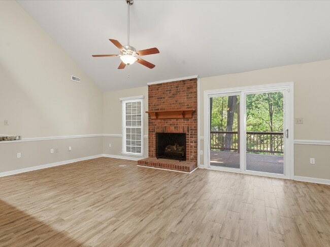 Building Photo - 9437 Fairmead Dr