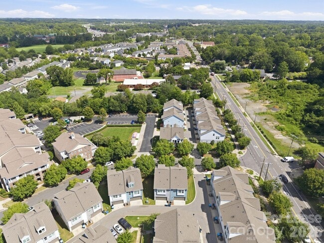 Building Photo - 1205 Kohler Ave