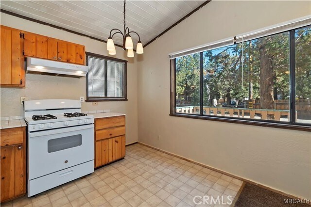 Building Photo - 949 Pine Ln