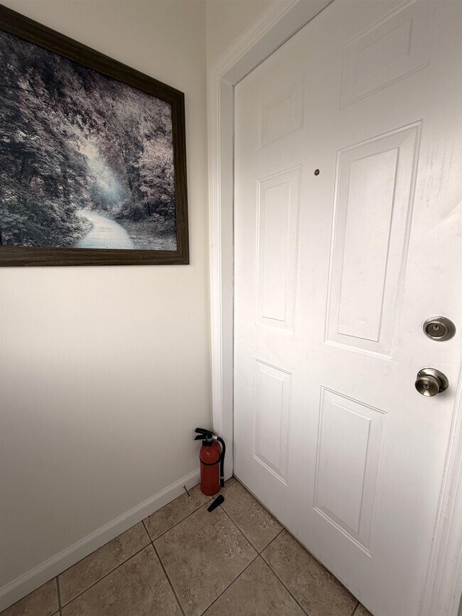 Building Photo - 325 Arlington Ave