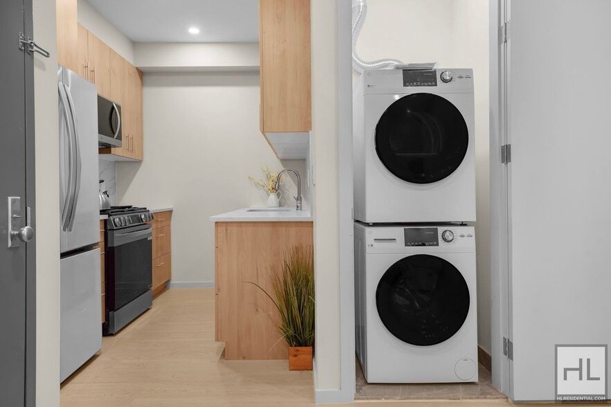 Building Photo - Frost Street #2