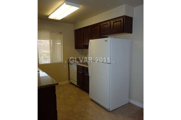 Building Photo - 5081 River Glen Dr