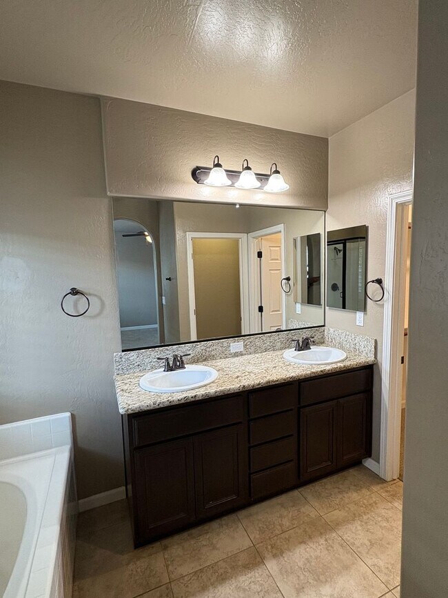 Building Photo - SE Visalia home coming soon!