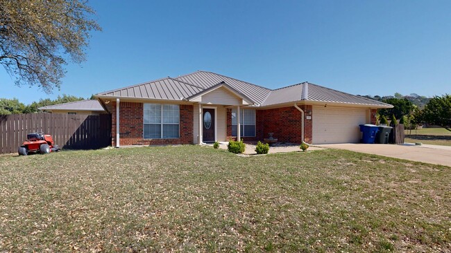 Building Photo - PRICE IMPROVEMENT ONLY $2,195 for OVER 1 A...