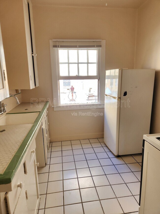 Building Photo - 1825 Ivar Ave