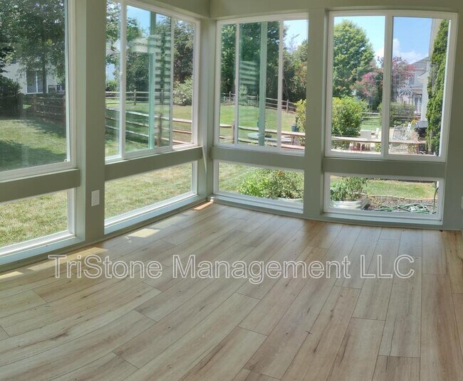 Building Photo - 14512 Harvington Dr