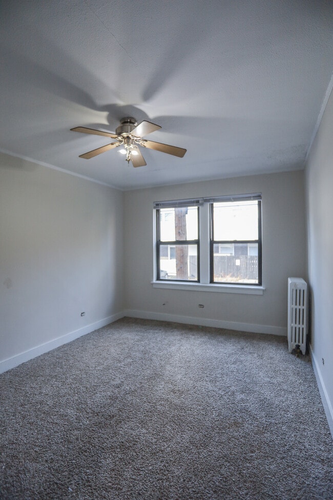 Building Photo - 5210 S Woodlawn Ave