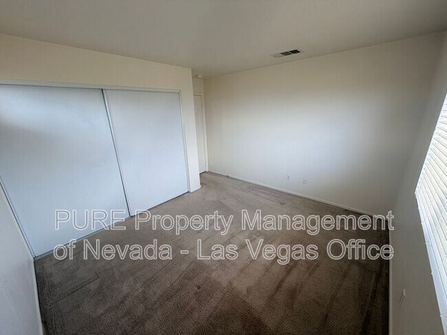 Building Photo - 925 Lexington Cross Dr