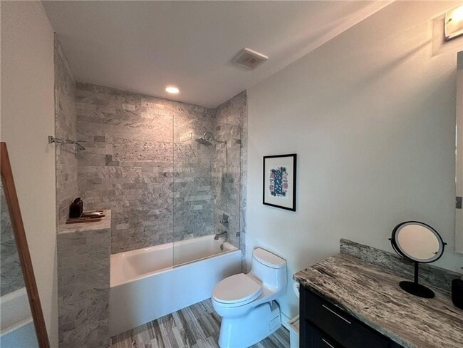 Building Photo - 923 Peachtree St NE