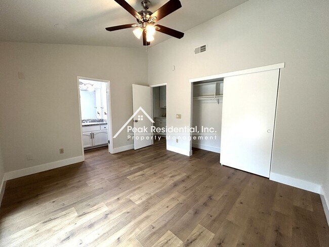 Building Photo - 7400 Martignetti Ct