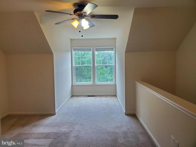 Building Photo - 135 Prado Ln