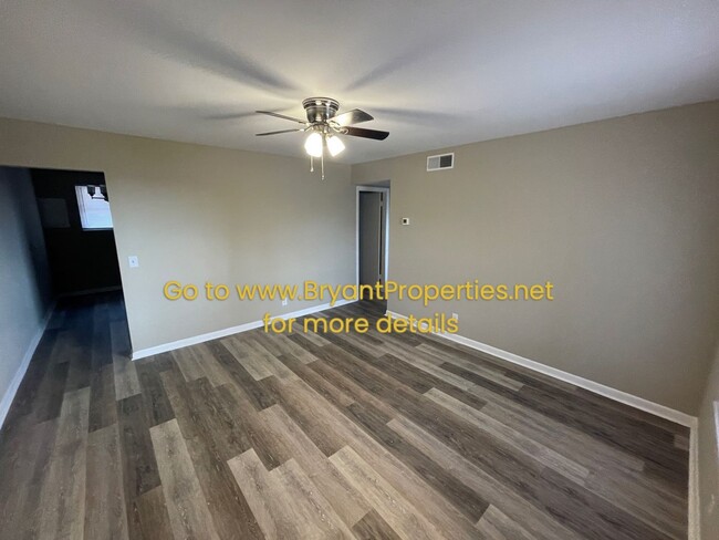 Building Photo - Hermitage - 2 Bedroom Duplex - One Level