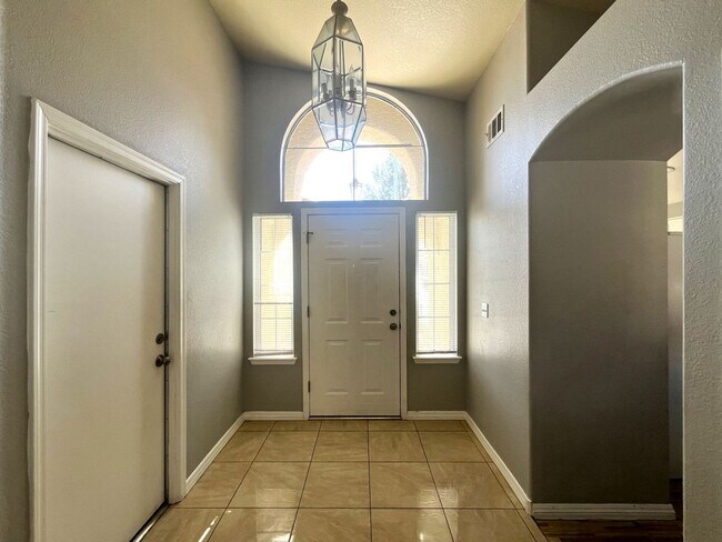 Building Photo - 3-Bedroom, 2-Bath House - Las Vegas, NV